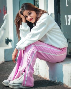 Afsana Instagram - In my Happy Era 💗🎀

📸 : @pixel_perfection_99 
🎨: @pro_shoots1 

#explore #photooftheday #instagram #cute