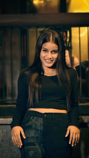 Afsana Instagram - Bht kuch chordh skti hu 😎🔥 @_sumu_ 

#explore #viralvideos #trending #reelitfeelit #reelkarofeelkaro #attitude