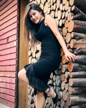 Afsana Instagram - Elegance is black !! 🖤✨ 

📸 : @potrait_92 
🎨 : @pro_shoots1 
👗: @urbanic_in 

#explore