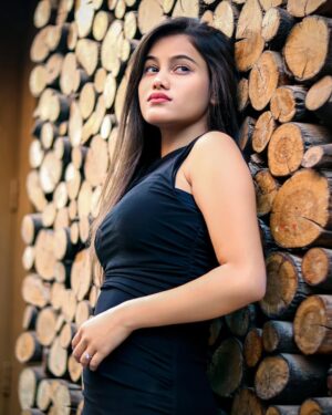 Afsana Instagram - Elegance is black !! 🖤✨ 

📸 : @potrait_92 
🎨 : @pro_shoots1 
👗: @urbanic_in 

#explore