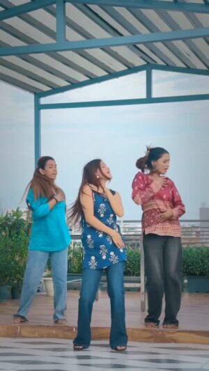 Afsana Instagram - Tumhre liye ❤️ @_sumu_ 

W:/ @eli_allu @arti_chauhan26 

🎥 : @ranjan_dkitar 

#explore #reelkarofeelkaro #reelitfeelit #viralvideos #trending #dance