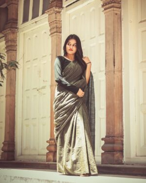 Afsana Instagram - दिल से निकली हर बात, सिर्फ तुझ तक पहुँचे 🍃

📸 : @potrait_92 
🎨: @pro_shoots1 

#explore #photooftheday #traditional #saree