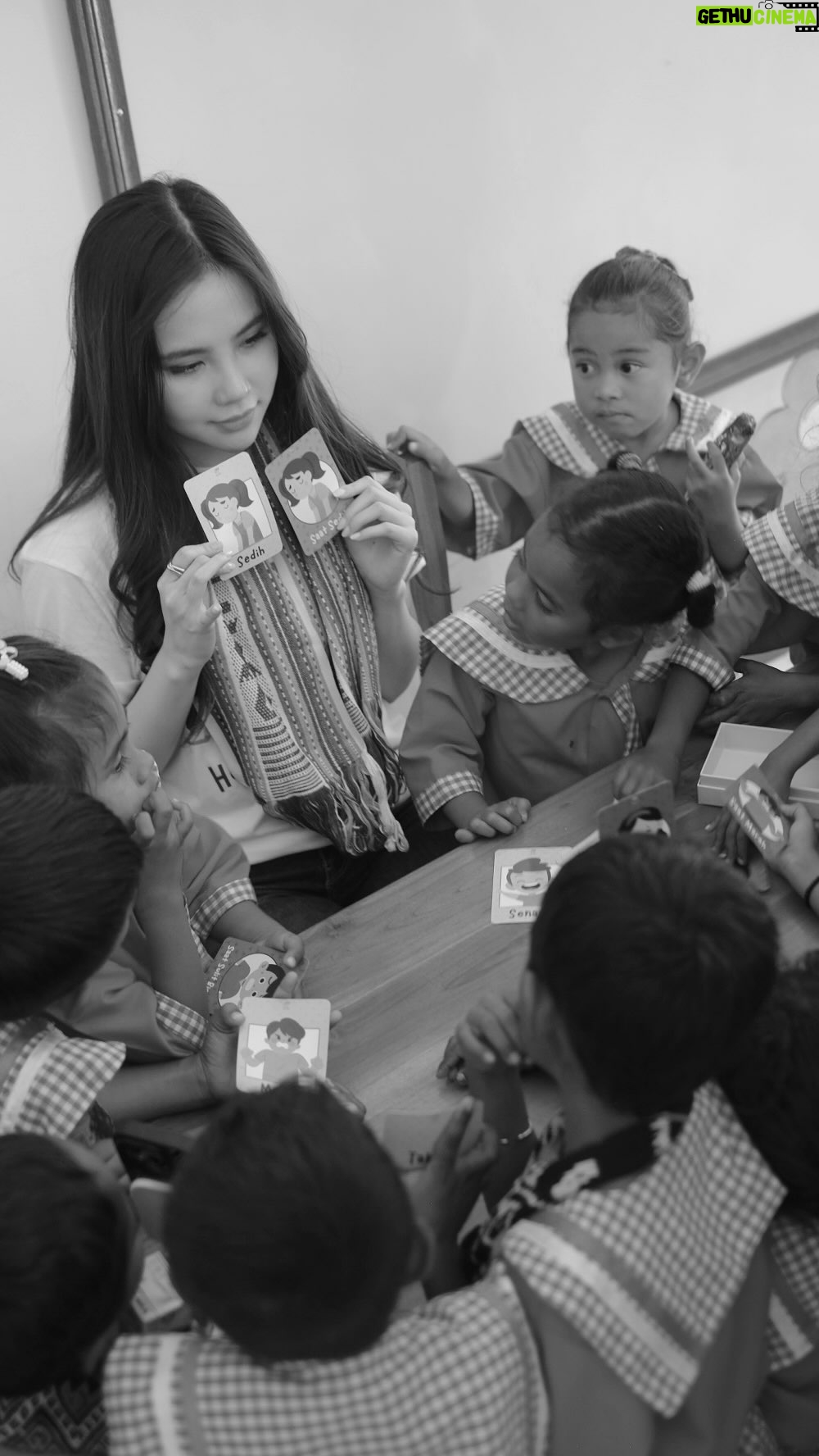 Agatha Chelsea - 112.2K Likes - Started as a small spark, returning with a bigger fire: bringing knowledge and heart to reimagine education for Indonesian children. Karena ilmu itu akan berarti kalau bisa dibagikan & membawa perubahan ❤️