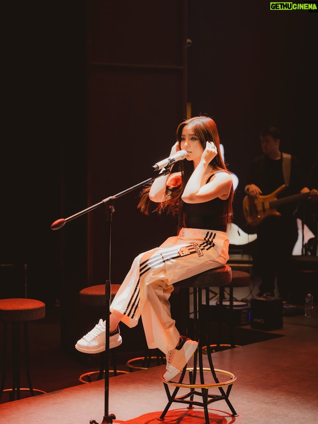 Agatha Chelsea - 112K Likes - still soaking in all the love from my Nyaman intimate showcase 🌗 thank you to everyone who came, sang along, and made the night unforgettable. big love to my  @chelseaddictofficial 🤍