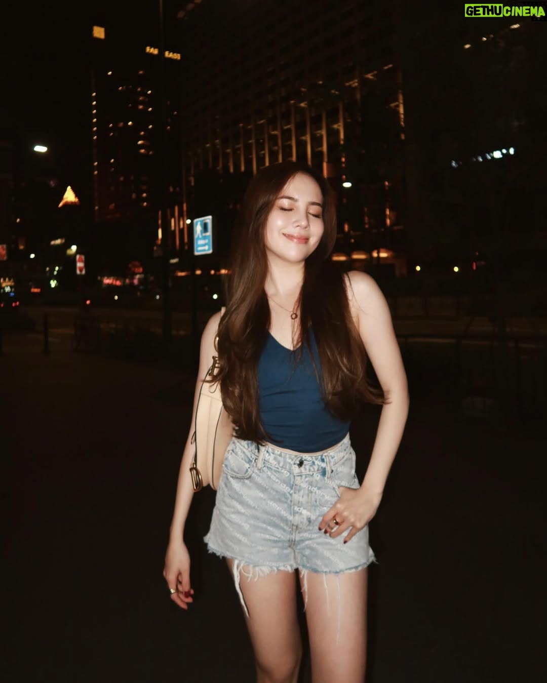 Agatha Chelsea - 114.7K Likes - sg thru my digi