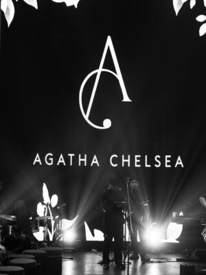 Agatha Chelsea Instagram - still soaking in all the love from my Nyaman intimate showcase 🌗 thank you to everyone who came, sang along, and made the night unforgettable. big love to my @chelseaddictofficial 🤍