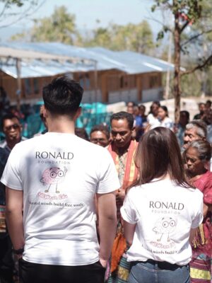 Agatha Chelsea Instagram - Sekolah pertama hasil kolaborasi @ronaldfoundation.id, @newronedu, dan @happyheartsindonesia
Langkah kecil, dampak besar. Kupang jadi awal, bukan akhir. Untuk pendidikan yang lebih merata 🚀📚🇮🇩