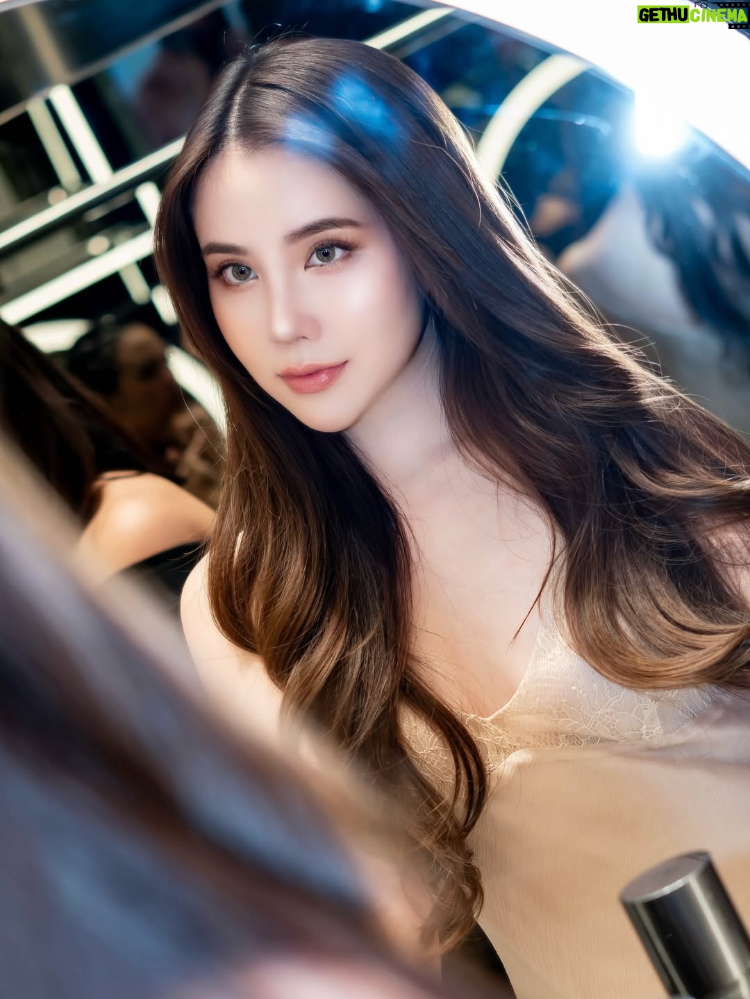Agatha Chelsea - 196.1K Likes - A perfect choice to enhance your unique facial structure and amplify your individual beauty. @tomfordbeauty Architecture Soft Matte Blurring Cushion Foundation (Soft matte finish, medium to full coverage, 24h wear, all day oil control) is here!

Now available at PIM 1 🫶🏻

#TomFordBeautyID #TFArchitecture
