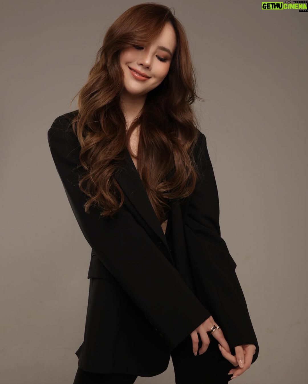 Agatha Chelsea - 114K Likes - new profile picture unlocked