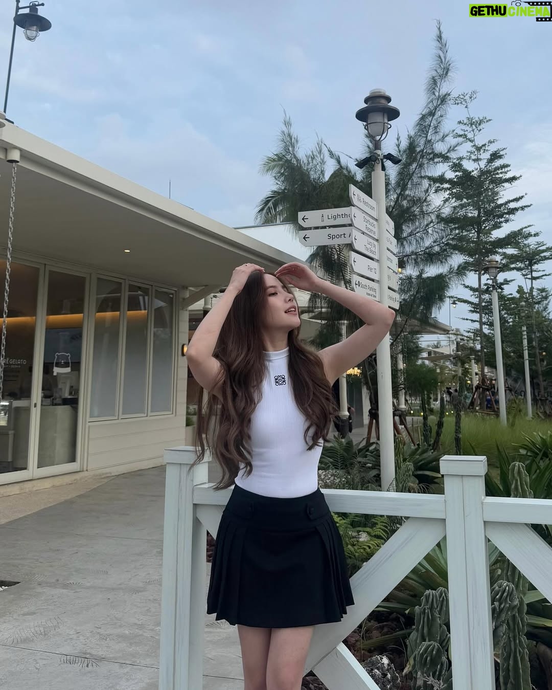 Agatha Chelsea - 121.4K Likes - working on myself, for myself, by myself ;)