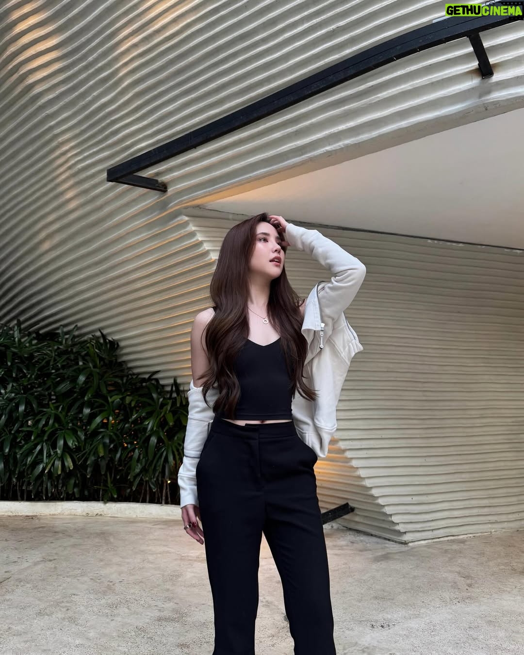 Agatha Chelsea - 103.2K Likes - sweet nothings