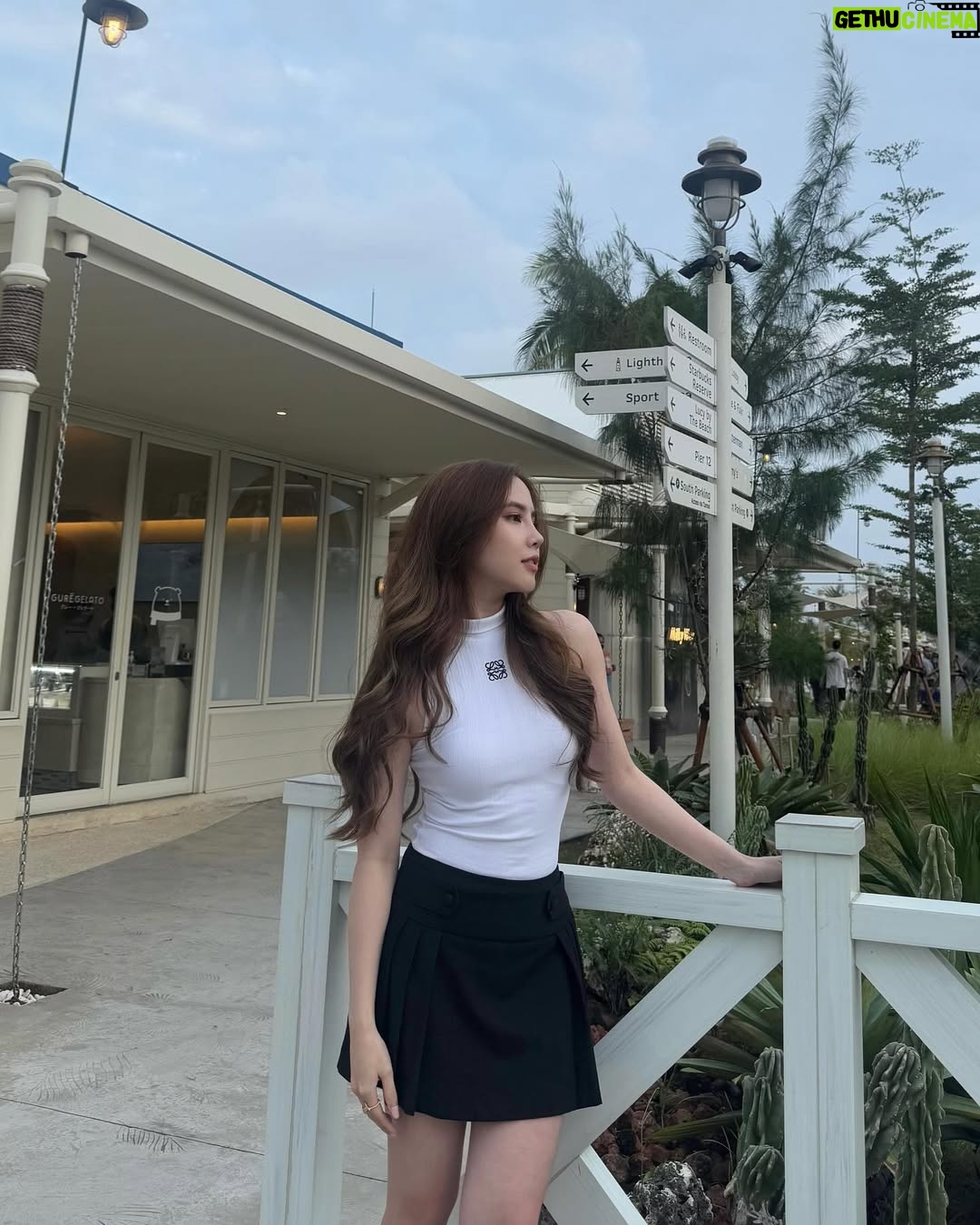 Agatha Chelsea - 121.4K Likes - working on myself, for myself, by myself ;)