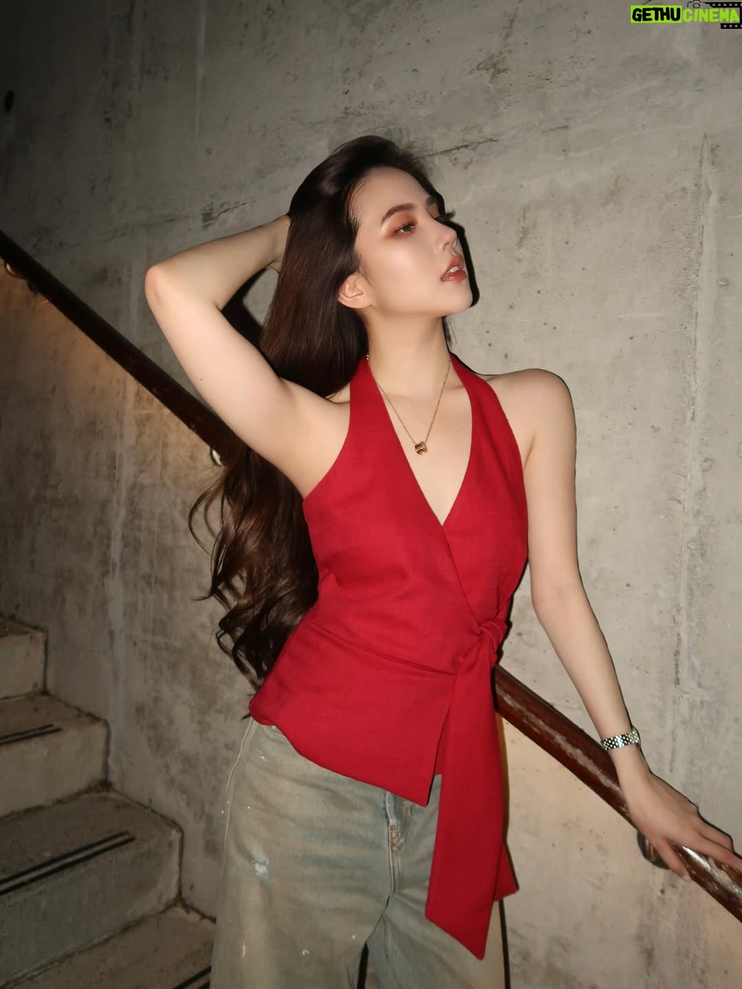 Agatha Chelsea - 116.7K Likes - i think everybody can guess what my fave color is at this point