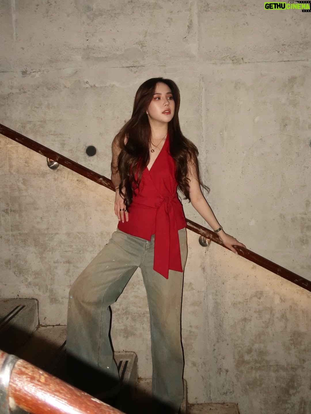 Agatha Chelsea - 116.7K Likes - i think everybody can guess what my fave color is at this point