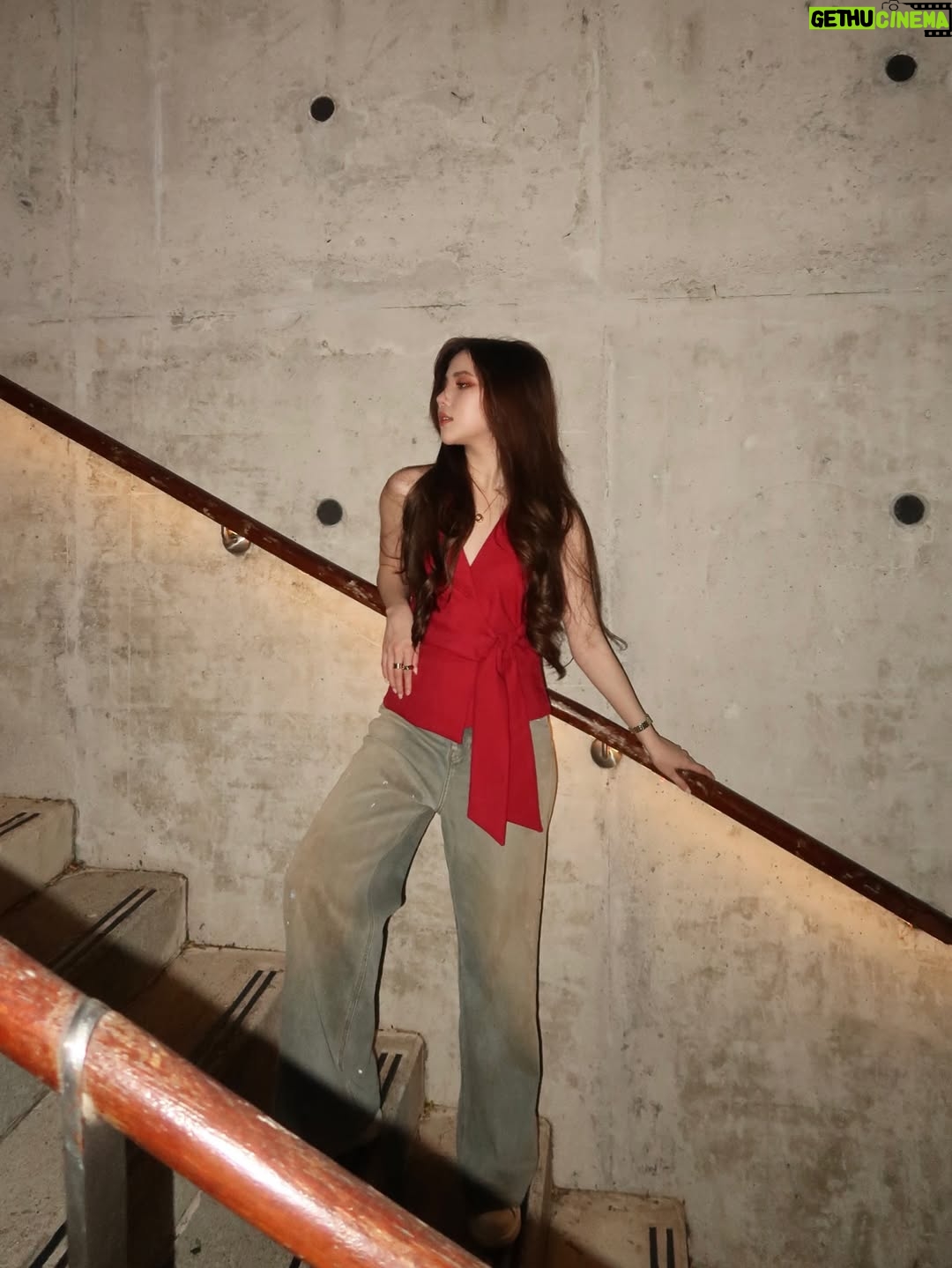 Agatha Chelsea - 116.7K Likes - i think everybody can guess what my fave color is at this point
