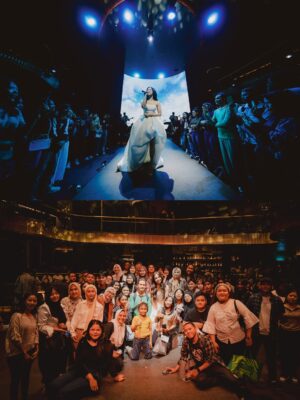 Agatha Chelsea Instagram - still soaking in all the love from my Nyaman intimate showcase 🌗 thank you to everyone who came, sang along, and made the night unforgettable. big love to my @chelseaddictofficial 🤍