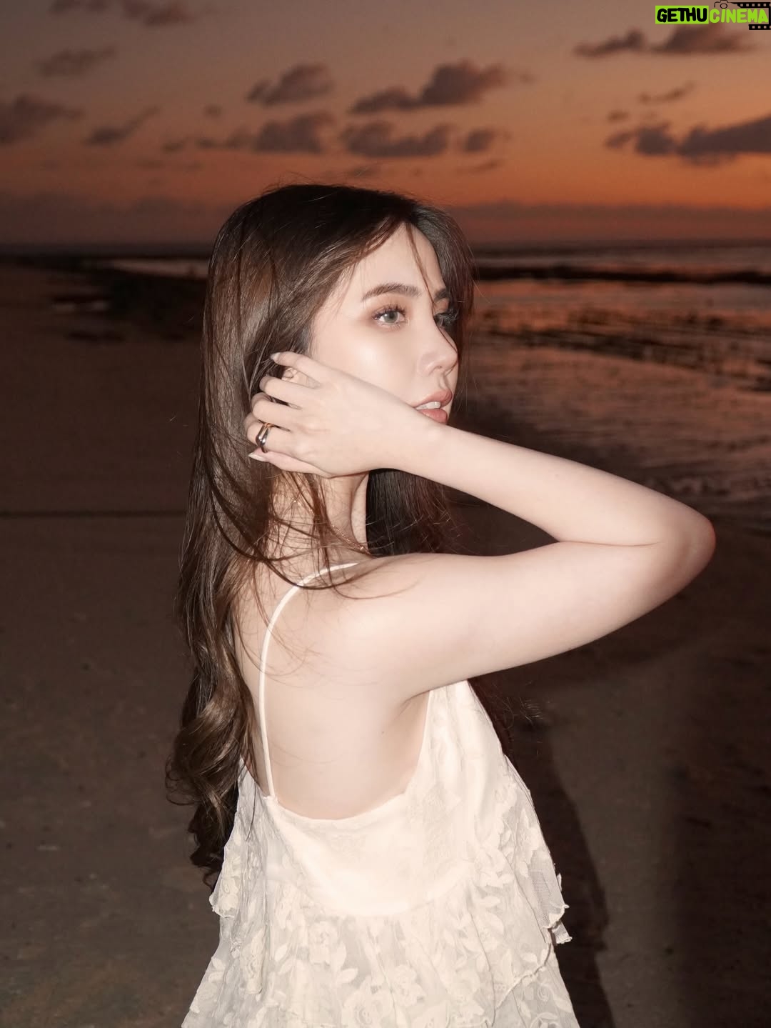 Agatha Chelsea - 355.9K Likes - 