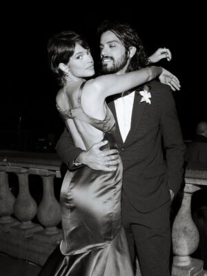 Agatha Moreira Instagram - epic night ❤️🔥
💍 casando @gilancellotti e @gabrieldavid #GGwedding
vestido @reinaldolourenco
acessórios @shop.gaem
styling @julianoezuel
beleza @walterlobato_