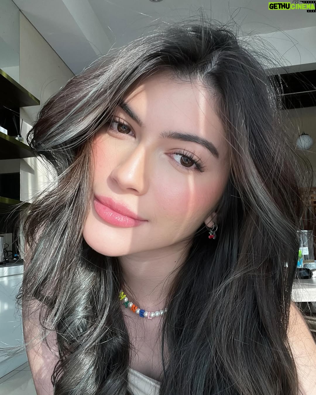 Agatha Valerie - 3 Likes - Meow
