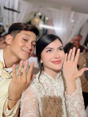 Agatha Valerie Instagram - DAMBEL till the end??? 🤭
