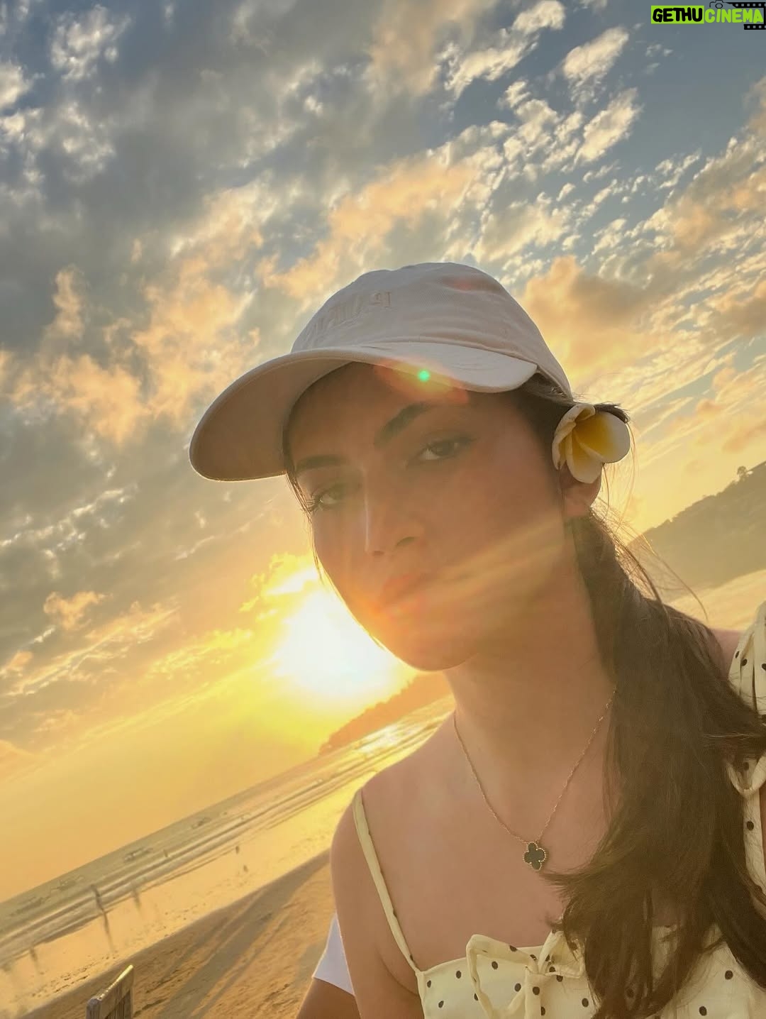 Agatha Valerie - 3 Likes - 🌙🌼🐠🍯