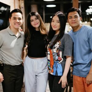Agatha Valerie Instagram - Family ❤️
Mau bilang makasi untuk semua doa yg kalian semua kasi buat kita, thank you for always supporting us❤️