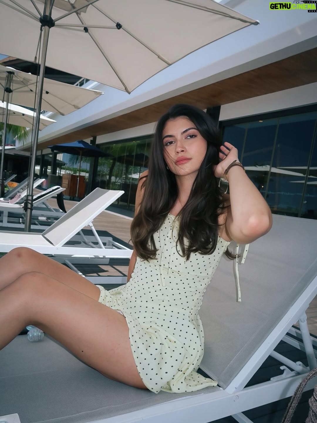 Agatha Valerie - 3 Likes - 🌙🌼🐠🍯