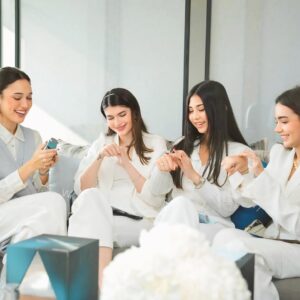 Agatha Valerie Instagram - Self confidence is the key to beauty with @wardahbeauty
Their clinic like result serum, very suitable for my skin🤍
#YasminNapperDexSerum #WardahToscaViral #WardahSilverViral #SerumViral