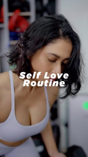 Aghniny Haque Instagram - Workout for me is one of my favorite self love routine. Buat recovery, aku pilih @pro8g.id clear protein drink yang pas banget buat aku.

Coba share ritual after workout kamu di comment!🤍

#PRO8G #TheLighterWhey