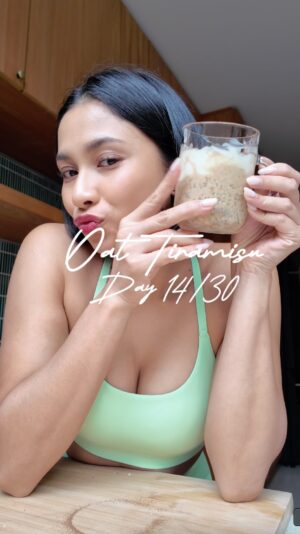 Aghniny Haque Instagram - Oat Tiramisu ☕️🍫| PART 14

Lagi pingin Tiramisu tapi gak banyak punya banyak waktu wajib cobain resep satset dan dijamin enak ini! 

Ingredients:
- Oat 
- Almond milk (boleh pake susu biasa) 
- Greek yogurt 
- Chia seed
- Maple syrup 
- Cocoa powder