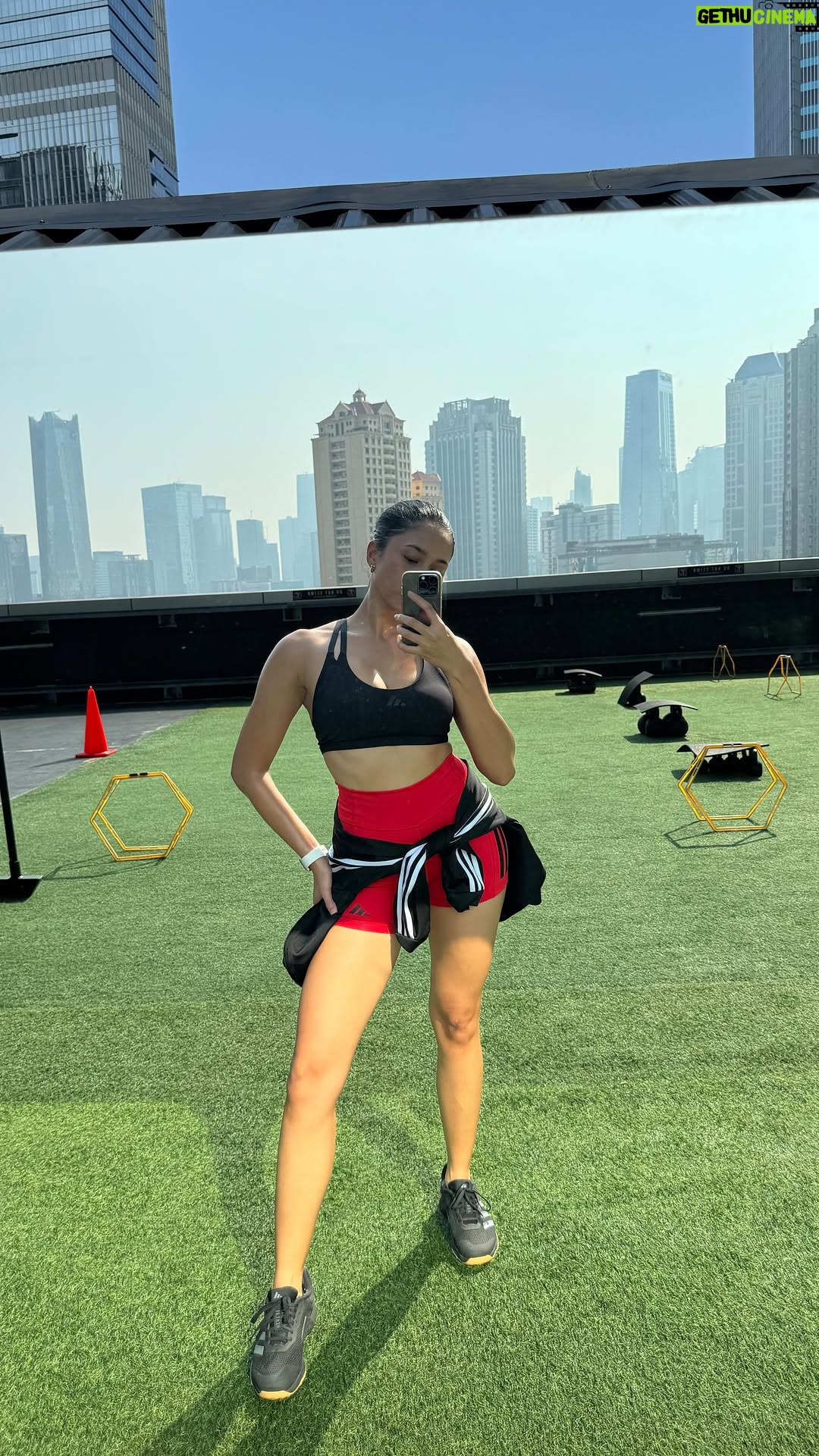 Aghniny Haque - 22.9K Likes - Pilates is my pause button 🙆🏻‍♀️🌸🤍✨