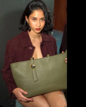 Aghniny Haque Instagram - @furla 💚