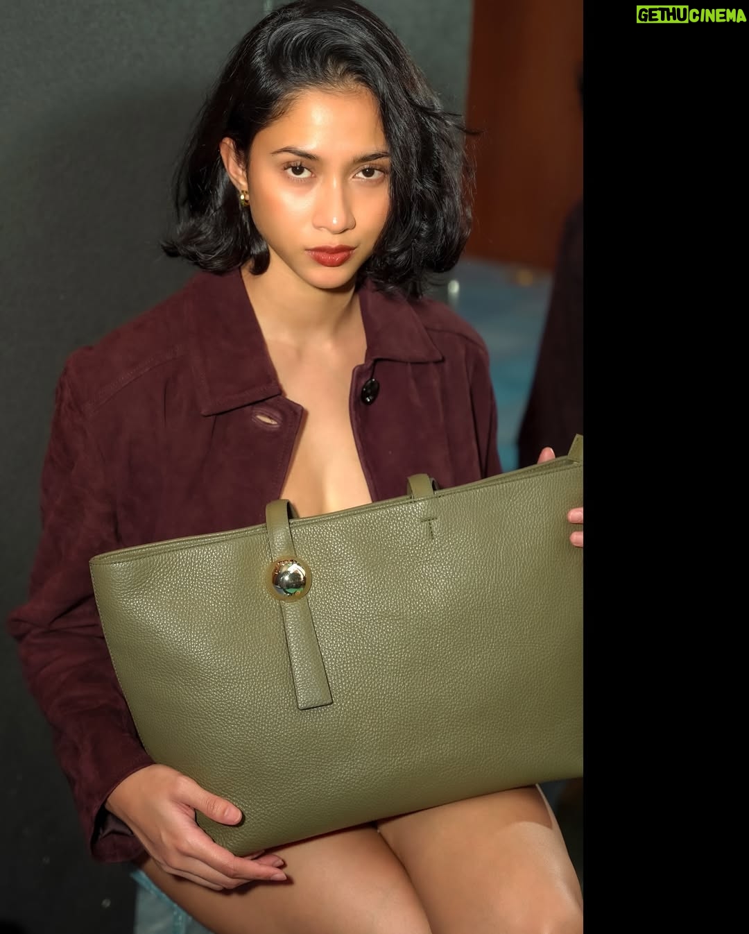 Aghniny Haque - 11.8K Likes - @furla 💚