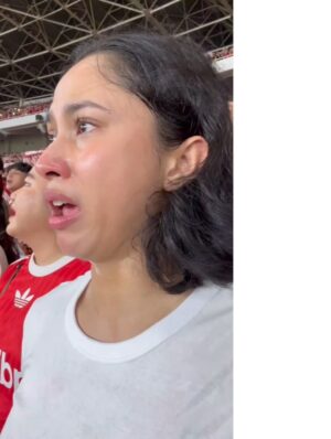 Aghniny Haque Instagram - Sebelum pertandingan dimulai, saat lagu Indonesia Raya berkumandang… Aku nangis 🙃🙏🏼 
Bukan karena sedih, tapi karena bangga. Karena getarannya nyata. Karena suara ribuan orang menyatu dalam satu jiwa. 

GBK malam ini mistis. Seolah bukan hanya manusia yang bersorak, tapi tanah dan udara ikut berbicara. 

Sebagai mantan atlet aku tahu persis rasanya berdiri ditengah tekanan, mengusung nama negara. Dan malam ini, Timnas menjawab panggung itu dengan kemenangan. 

Malam ini aku bukan hanya penonton. Aku bagian dari cerita. Terima kasih Timnas 🇮🇩 untuk pertunjukan yang apik malam ini, bangga sampe ke tulang rusuk! 🥹🤍

Terima kasih juga untuk ka @cinitamayakatri tersayang 🥹 Karenamu aku g melewatkan experience epic ini 🤍✨