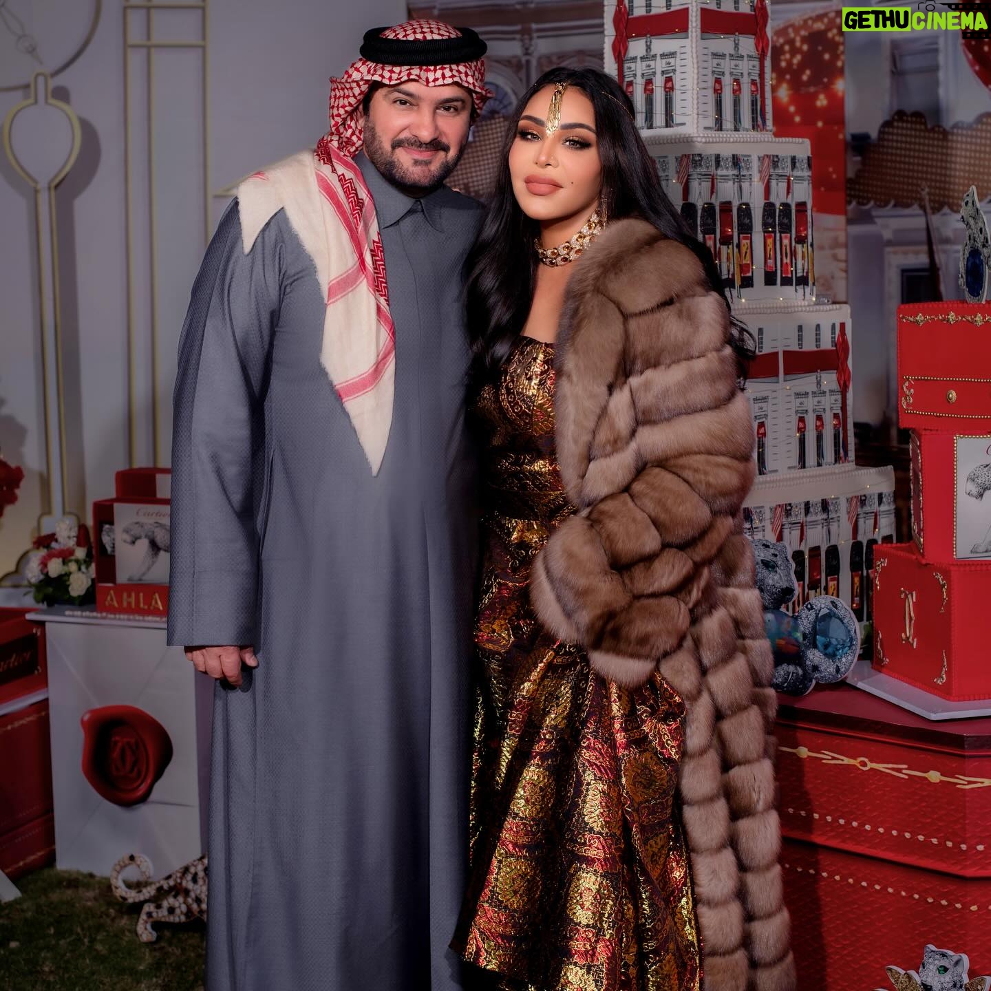 Ahlam - 29.4K Likes - الى الغالية الحبيبة العزيزه ام فاهد قطعنا من العمر 25 سنه جميلة وكل عام يزداد حبك حب وترابط اقوى اسأل الله العلي القدير ان يتمم علينا بالكمال والصحه والنجاح ويحفظ لنا عيالنا واقربائنا وحبايبنا ومن يعز علينا وكل عام وانتي اجمل وانجح إنسانه بهذا الكون @ahlamalshamsi