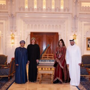 Ahlam Instagram - تشرفت بالسلام على صاحب السمو السيد كامل بن فهد آل سعيد مساعد الأمين العام لمكتب نائب رئيس الوزراء لشؤون مجلس الوزراء وعضو مجلس إدارة دار الأوبرا السلطانية مسقط ، رئيس مجلس إدارة مجموعة إذكاء
واتقدم بخالص الشكر والإمتنان لسموه الكريم لإهدائه لي درع التكريم ولزوجته المصون ، كما اني تشرفت بالسلام على السيد خالد بن حمد بن حمود البوسعيدي رئيس مجلس إدارة "الشركة الوطنية للمياه المعدنية"، و رئيس مجلس ادارة مجموعة سابكو ، وتشرفت بالسلام على عائلته الكريمة ، كل الشكر والتقدير للمايسترو هشام جبر ، الذي أشرف شخصيا بنفسه على كل مجريات وسير ترتيبات الحفل ، كل الشكر والتقدير للمايسترو أمير عبدالمجيد وعائلته الكريمة قائد فرقة الأوركسترا التي صاحبتي في الحفل