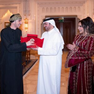 Ahlam Instagram - تشرفت بالسلام على صاحب السمو السيد كامل بن فهد آل سعيد مساعد الأمين العام لمكتب نائب رئيس الوزراء لشؤون مجلس الوزراء وعضو مجلس إدارة دار الأوبرا السلطانية مسقط ، رئيس مجلس إدارة مجموعة إذكاء
واتقدم بخالص الشكر والإمتنان لسموه الكريم لإهدائه لي درع التكريم ولزوجته المصون ، كما اني تشرفت بالسلام على السيد خالد بن حمد بن حمود البوسعيدي رئيس مجلس إدارة "الشركة الوطنية للمياه المعدنية"، و رئيس مجلس ادارة مجموعة سابكو ، وتشرفت بالسلام على عائلته الكريمة ، كل الشكر والتقدير للمايسترو هشام جبر ، الذي أشرف شخصيا بنفسه على كل مجريات وسير ترتيبات الحفل ، كل الشكر والتقدير للمايسترو أمير عبدالمجيد وعائلته الكريمة قائد فرقة الأوركسترا التي صاحبتي في الحفل