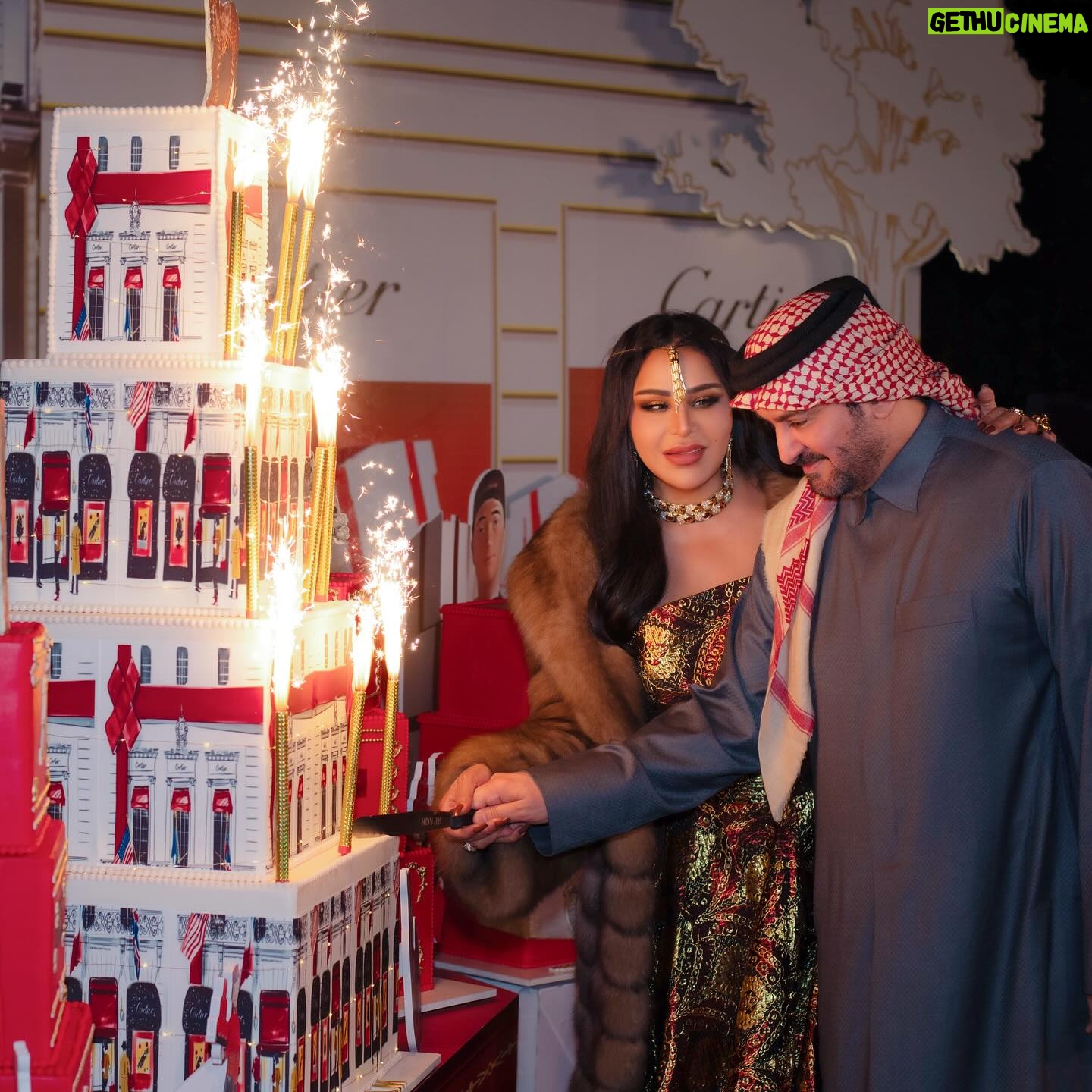 Ahlam - 29.4K Likes - الى الغالية الحبيبة العزيزه ام فاهد قطعنا من العمر 25 سنه جميلة وكل عام يزداد حبك حب وترابط اقوى اسأل الله العلي القدير ان يتمم علينا بالكمال والصحه والنجاح ويحفظ لنا عيالنا واقربائنا وحبايبنا ومن يعز علينا وكل عام وانتي اجمل وانجح إنسانه بهذا الكون @ahlamalshamsi