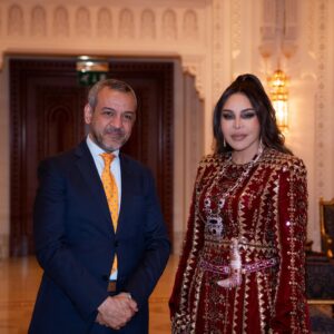 Ahlam Instagram - تشرفت بالسلام على صاحب السمو السيد كامل بن فهد آل سعيد مساعد الأمين العام لمكتب نائب رئيس الوزراء لشؤون مجلس الوزراء وعضو مجلس إدارة دار الأوبرا السلطانية مسقط ، رئيس مجلس إدارة مجموعة إذكاء
واتقدم بخالص الشكر والإمتنان لسموه الكريم لإهدائه لي درع التكريم ولزوجته المصون ، كما اني تشرفت بالسلام على السيد خالد بن حمد بن حمود البوسعيدي رئيس مجلس إدارة "الشركة الوطنية للمياه المعدنية"، و رئيس مجلس ادارة مجموعة سابكو ، وتشرفت بالسلام على عائلته الكريمة ، كل الشكر والتقدير للمايسترو هشام جبر ، الذي أشرف شخصيا بنفسه على كل مجريات وسير ترتيبات الحفل ، كل الشكر والتقدير للمايسترو أمير عبدالمجيد وعائلته الكريمة قائد فرقة الأوركسترا التي صاحبتي في الحفل