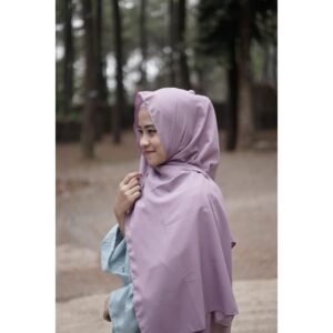 Ai Khodijah Instagram - Knapa sukak bngeut foto dari gigir sih ay?? Ya karna biar keliatan mancung atuuhhhh gk dempes amat🙈😂
.
.
.
Hijab & ciput rajut yg aku pake dari @chanin.store ❤