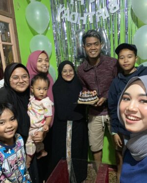 Ai Khodijah Instagram - Terimakasih suami dan tim sukses🥰❤️😘