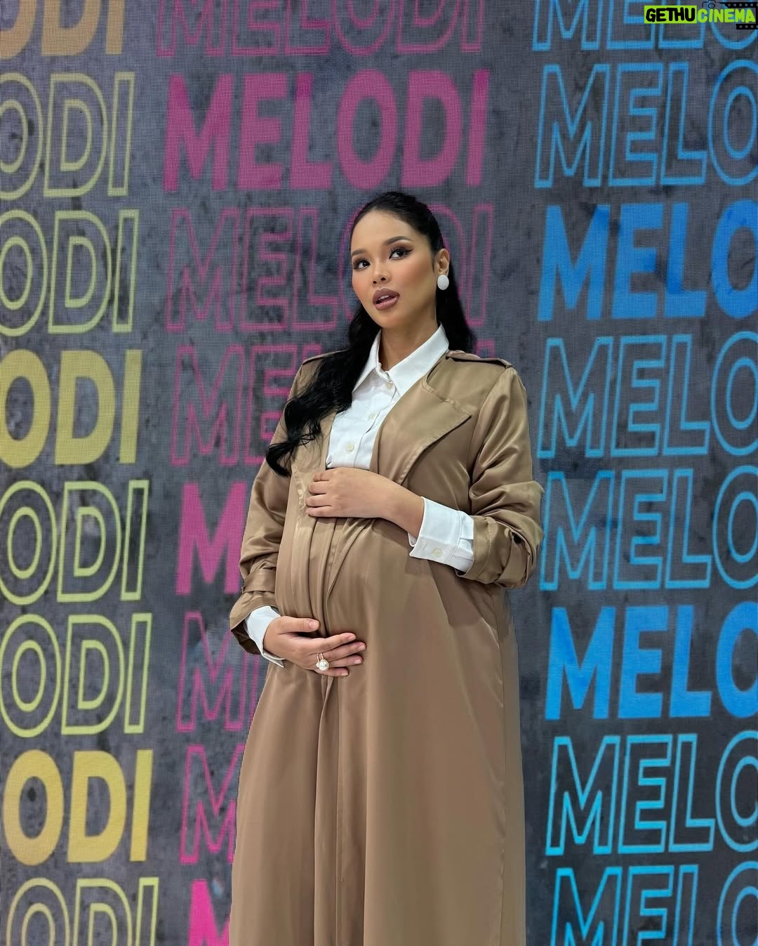 Ain Edruce - 23.4K Likes - @meloditv3 studio baru gaisssss!!!! Studio baru, vibe baru.. muka host je sama😘
Alalalalalaaaa pengantin baru ni.. bagus @fikryibrahim ni.. baru kahwin pun keje.. minggu ni gaji aku kau amik 50% okay. 🤪🤪🤪🤪