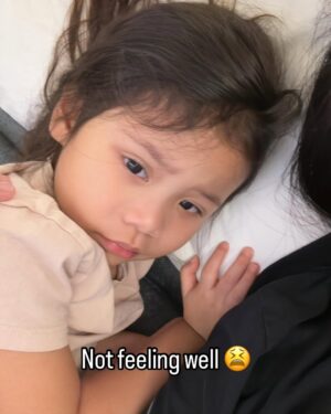 Ain Edruce Instagram - Pantang day 20 💥💥💥
Come on ain.. sikit lagi.
Nak cerita pasal soraya dan adik dia… haritu soraya kena RSV, now adik dia pulak.. tp sbb adik dia kecik, kena stay dlm wad… doakan dorang sembuh cepat okay. Mummy dah sedih dah ni. 😣