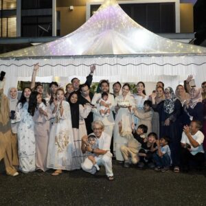 Ain Edruce Instagram - 9/8/2025,
-Majlis Aqiqah Shaziman-
Semoga awak membesar sihat dan dengar cakap mummy and daddy ok🙏🏻🙏🏻🙏🏻
Dalam majlis aqiqah pun sempat mummy celebrate beday hahaha
Thank you semua❤️
📸: @irymaidris
Pelamin : @_pretty.little.events