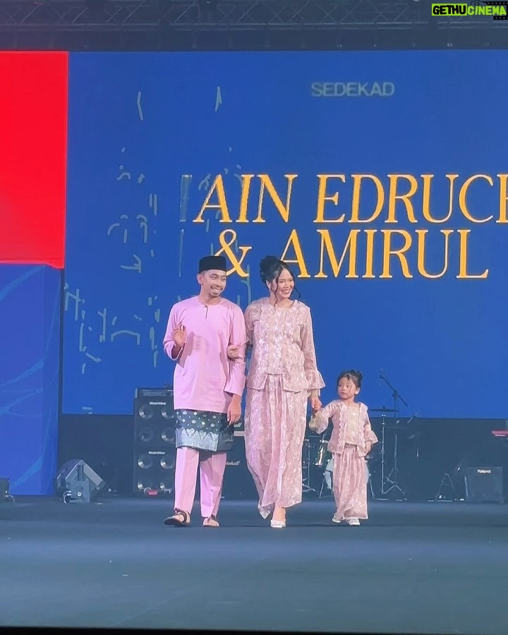 Ain Edruce - 19.9K Likes - Risau Amirul & Soraya caras job Ain lepas ni 😜 Comel kan kitaorang walk, tak sia-sia ajar Mirul senyum kat rumah. Demi @bulanbintanghq 🫶🏻
#sedekadmenyinar #bulanbintanghq