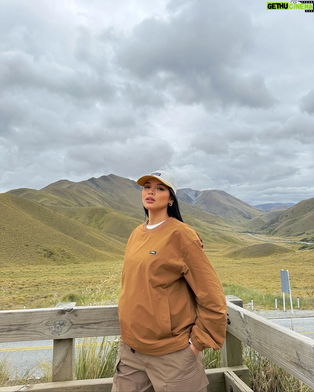 Ain Edruce - 28.2K Likes - Day 2 💥💥💥
Queenstown, New Zealand
Outfit by @natgeostore_my