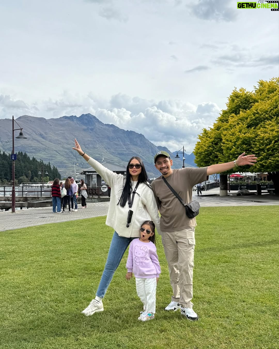 Ain Edruce - 76.6K Likes - Jalan-jalan cari Fernleaf kat New Zealand jap😝😝😝
Next year baru blk Malaysia.. bye!😘