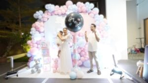 Ain Edruce Instagram - HAPPY ANNIVERSARY @amirul_hafizz !!!!! Dah berapa tahun dah. Lupa la. Tapi rasa macam lama lah.. ke tak lama lagi? HAHAHAH
Apa2 pun baby baru IT’S A …………..💥💥💥💥💥
Semoga awak happy skrg sebab mungkin rumah akan berkurang lah drama. Sama2 kita doakan❤️😝😘
Happy Anniversary Yul . I love chu❤️