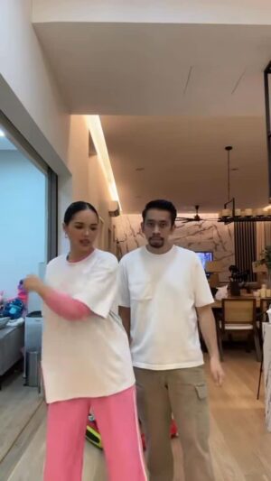 Ain Edruce Instagram - Aku igt dia kekok. Tapi dia lagi lembut dari aku. Mane dia belajar tarian dugem ni eh? Bukan main. @amirul_hafizz
