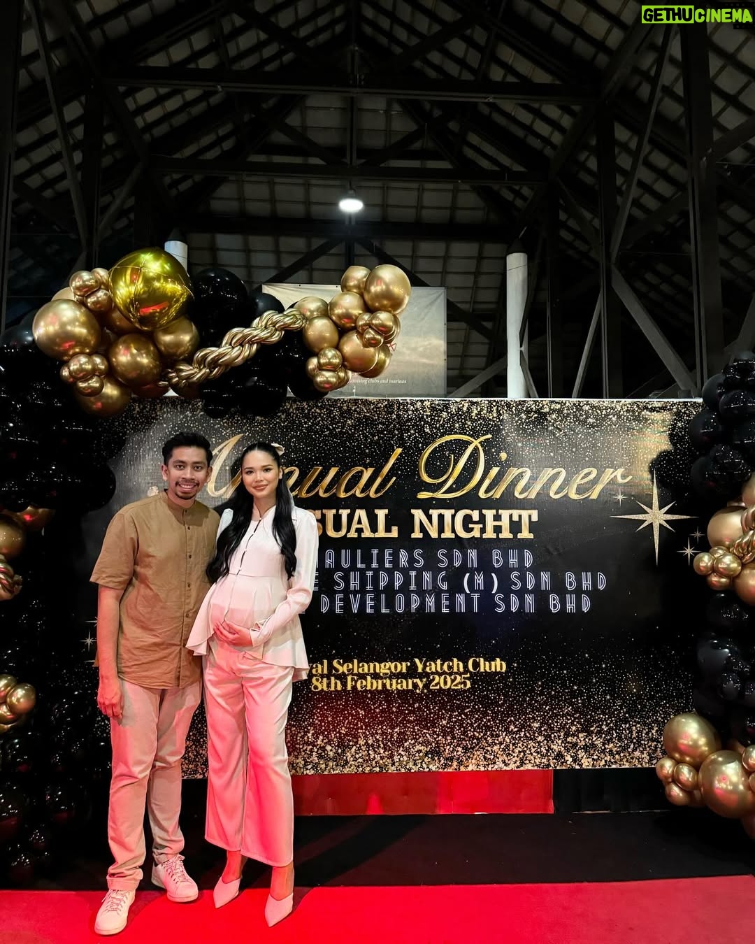 Ain Edruce - 23.9K Likes - Semalam teman @amirul_hafizz pegi annual dinner company. Amboi. Bukan main semua orang eh…😂😂😂
Anyway, so proud of you guys ❤️❤️❤️
@amirul_hafizz 
@arif_13
@cantaroo